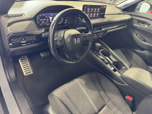 Used 2025 Honda Accord Sport image 11