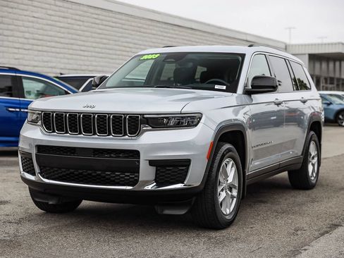 Used 2023 Jeep Grand Cherokee L Laredo w/ Trailer Tow Group (B) AWD/4WD image 3