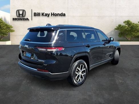 Used 2023 Jeep Grand Cherokee L Limited w/ Luxury Tech Group II AWD/4WD image 3