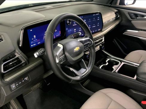 Used 2025 Chevrolet Traverse LT AWD/4WD image 14