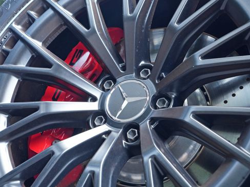 Used 2025 Mercedes-Benz GLC 63 AMG S w/ Driver Assistance Package image 63