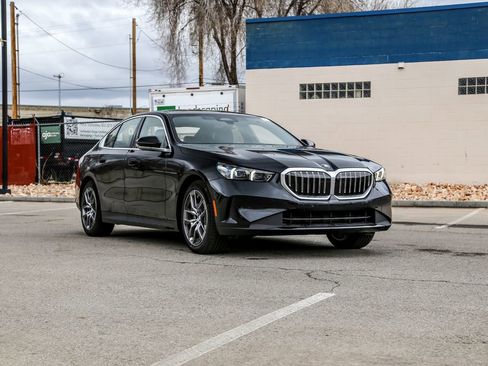 New 2026 BMW 530i xDrive w/ Premium Package AWD/4WD image 7