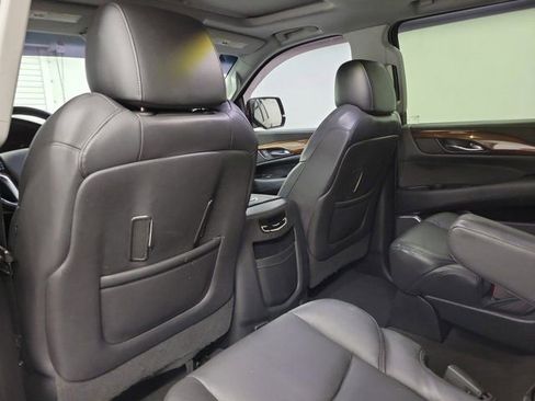 Used 2020 Cadillac Escalade Luxury AWD/4WD image 13
