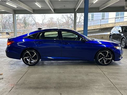 Used 2022 Honda Accord Sport image 2