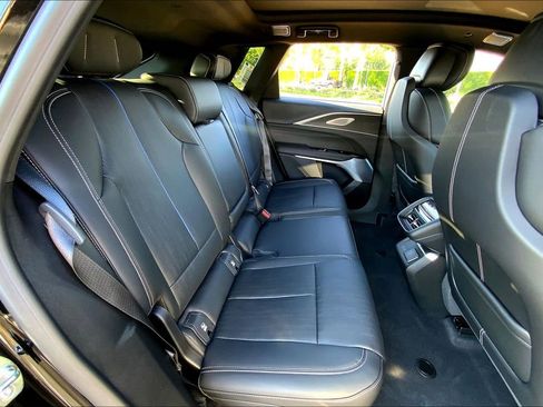 New 2026 Cadillac Lyriq V AWD/4WD image 31