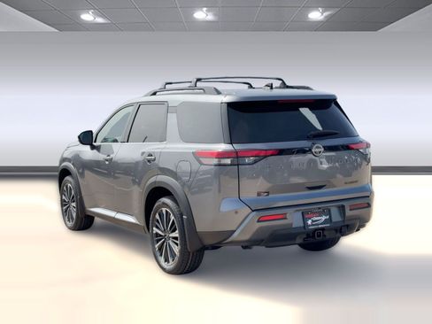New 2026 Nissan Pathfinder Platinum w/ Cargo Package FWD image 3