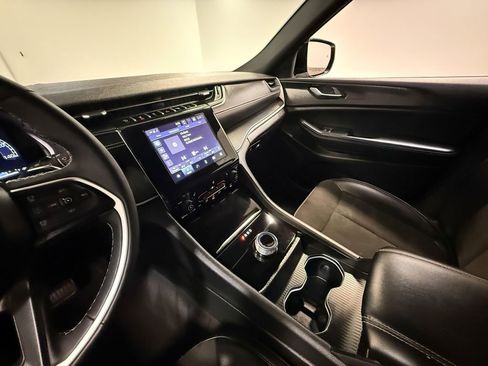 Used 2024 Jeep Grand Cherokee L Altitude image 82