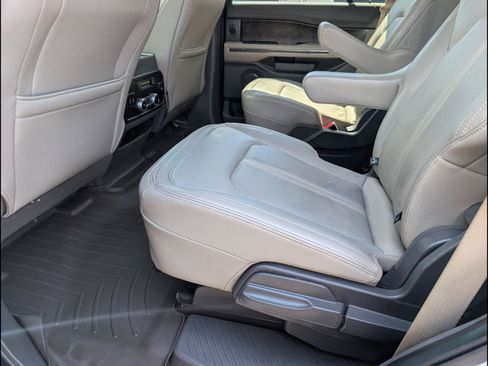 Used 2019 Ford Expedition Limited w/ Equipment Group 302A RWD image 12