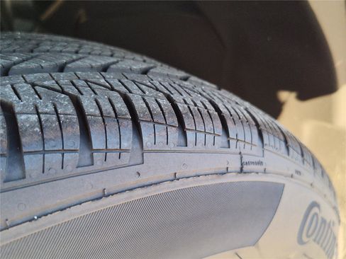 New 2024 Mercedes-Benz GLB 250 image 13