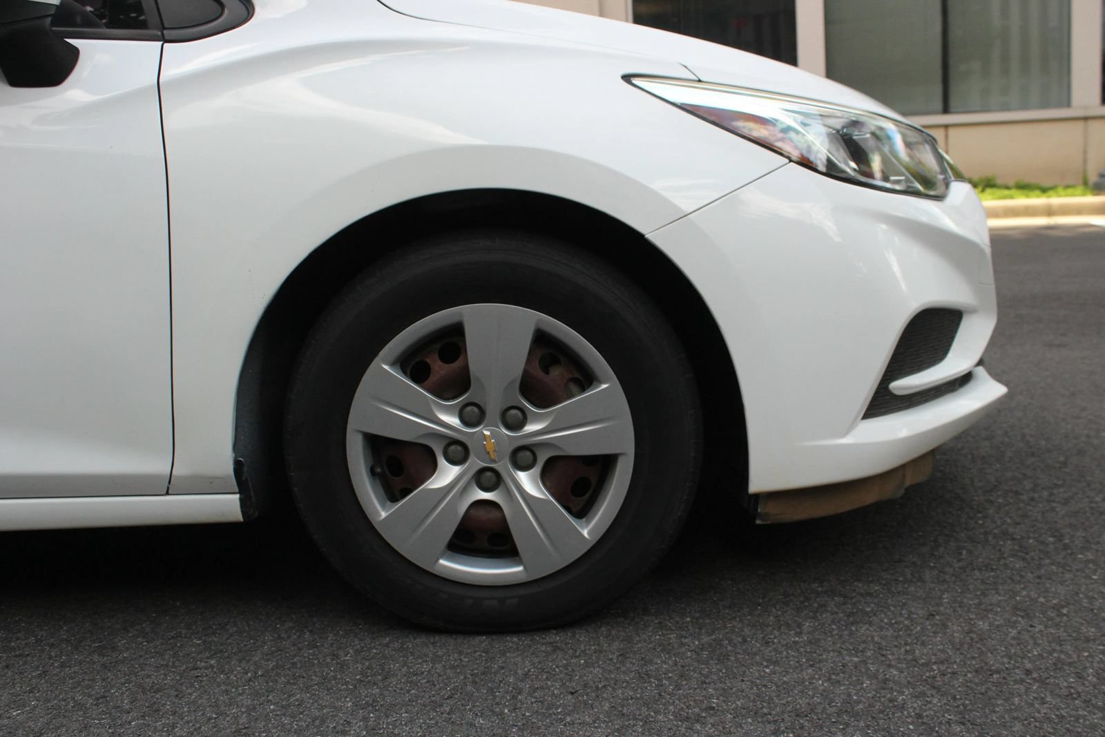 Used 2018 Chevrolet Cruze LS FWD image 4
