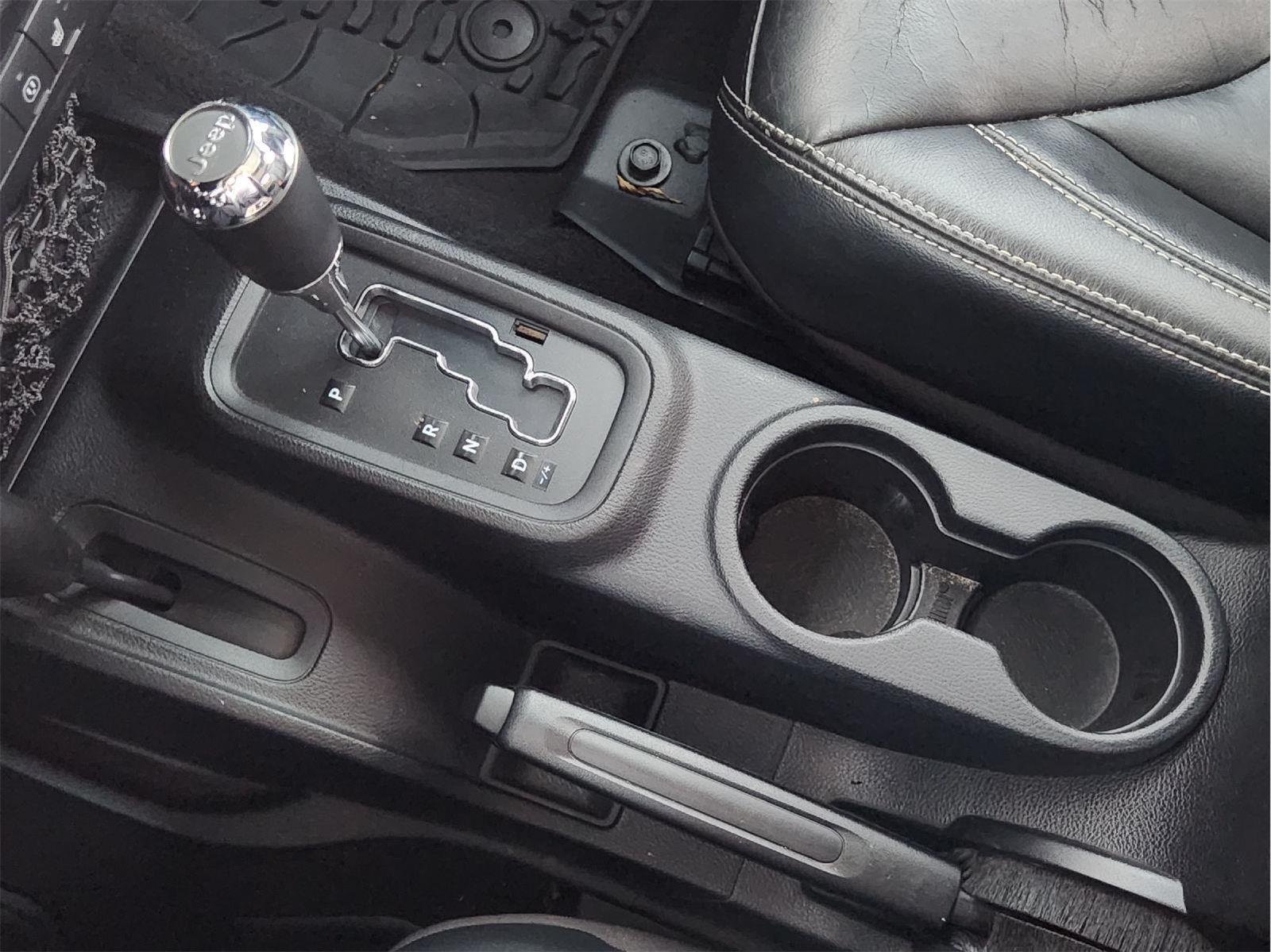 Used 2014 Jeep Wrangler Unlimited Rubicon AWD/4WD image 20