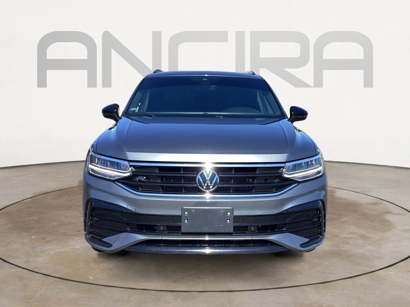 Used 2024 Volkswagen Tiguan SE R-Line AWD/4WD image 8