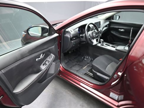 Used 2022 Nissan Sentra SV FWD image 12