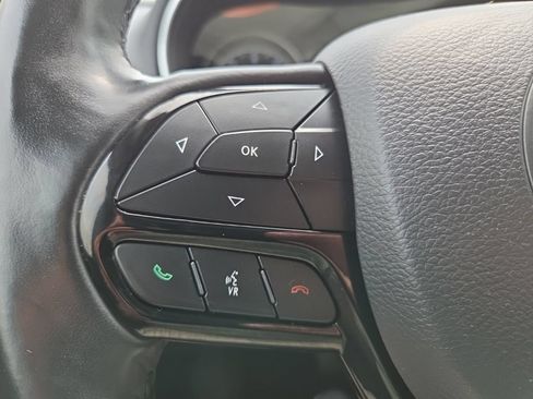Used 2020 Jeep Cherokee Latitude Plus AWD/4WD image 33