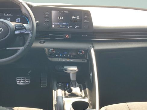 Used 2025 Hyundai Elantra Sport w/ Cargo Package FWD image 15