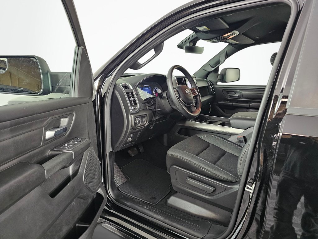 New 2026 RAM 1500 Express AWD/4WD image 23