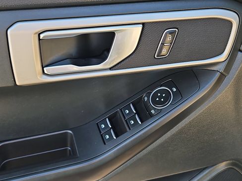 Used 2023 Ford Explorer 2WD image 12