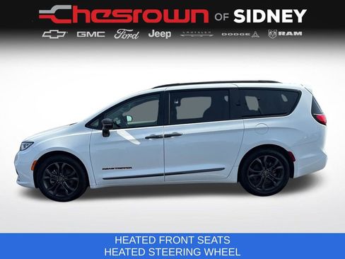 Used 2024 Chrysler Pacifica Touring-L w/ Road Tripper Package FWD image 2