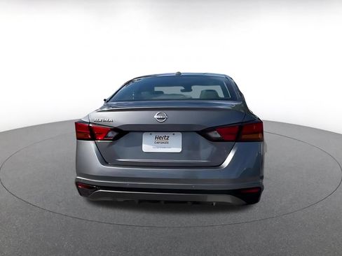 Used 2025 Nissan Altima 2.5 SV FWD image 10