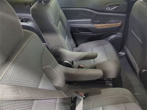 Certified 2023 GMC Acadia SLE image 26