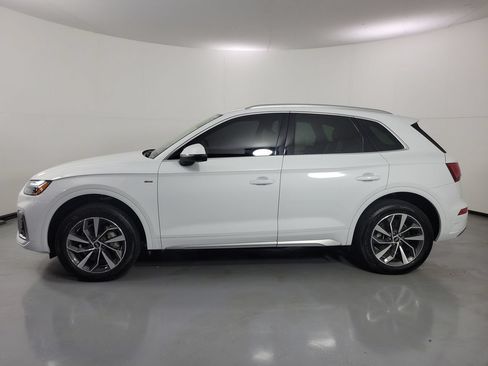 Used 2024 Audi Q5 2.0T Premium Plus w/ Premium Plus Package AWD/4WD image 2