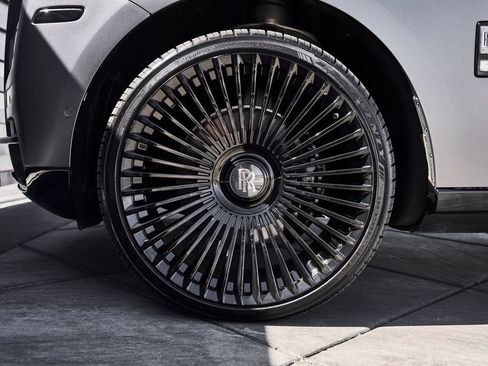 Used 2020 Rolls-Royce Cullinan AWD/4WD image 3