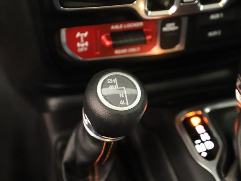 Used 2020 Jeep Gladiator Mojave AWD/4WD image 25