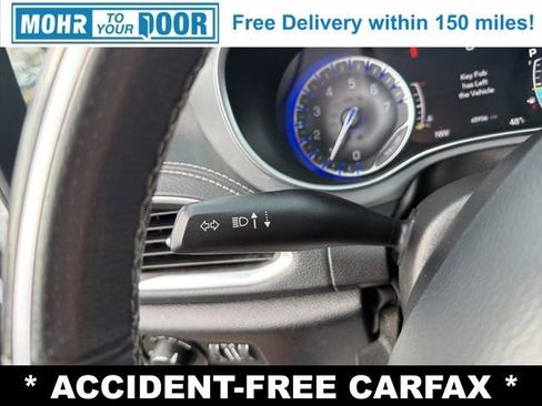 Used 2020 Chrysler Pacifica Limited w/ S Appearance Package image 16