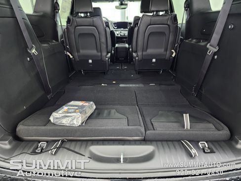 New 2026 Chrysler Pacifica Select image 32