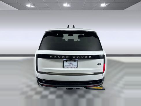 Used 2023 Land Rover Range Rover SE image 9