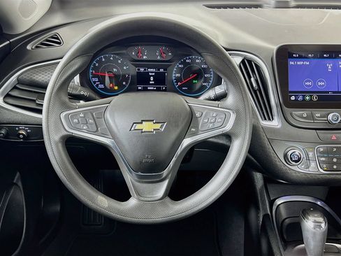 Used 2019 Chevrolet Malibu LT FWD image 14