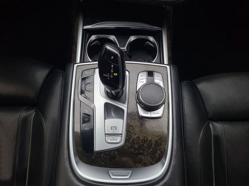 Used 2016 BMW 750i image 16