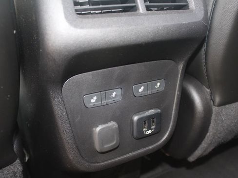 Used 2018 Chevrolet Equinox Premier image 17