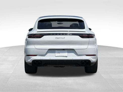 Used 2022 Porsche Cayenne S AWD/4WD image 4