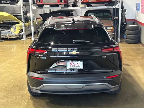 Used 2024 Chevrolet Blazer EV LT AWD/4WD image 6
