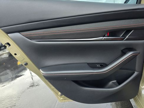 Used 2024 MAZDA MAZDA3 s image 39