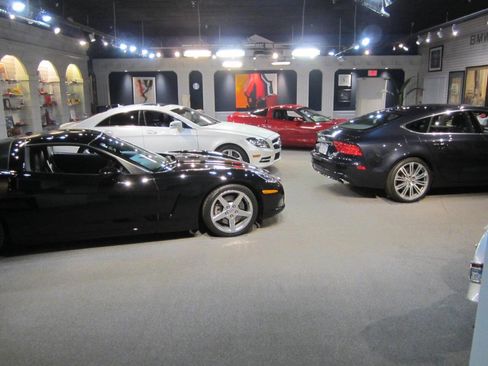 Used 2010 Mercedes-Benz E 550 Sedan image 39