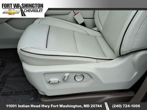 Used 2024 GMC Yukon Denali w/ Advanced Technology Package AWD/4WD image 8
