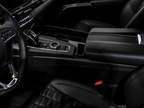 Used 2023 Cadillac Escalade ESV V image 22