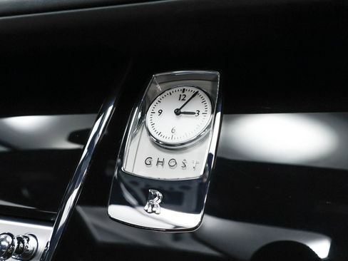 Used 2016 Rolls-Royce Ghost image 48