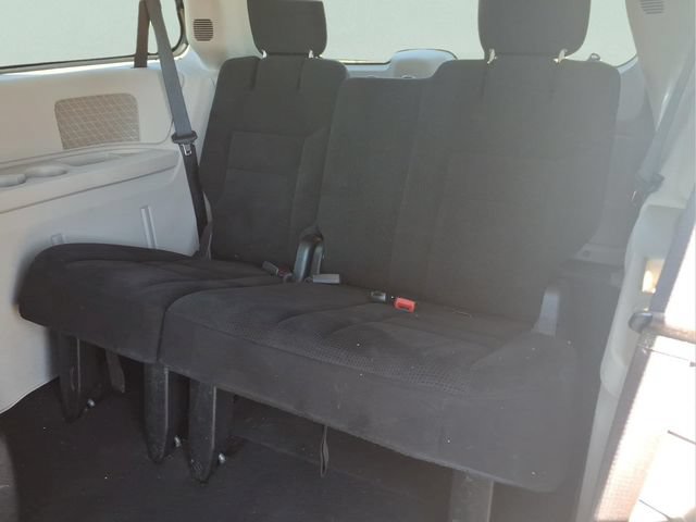 Used 2016 Dodge Grand Caravan SXT FWD image 18