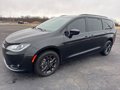 Used 2020 Chrysler Pacifica Touring-L w/ Advanced Safetytec Group