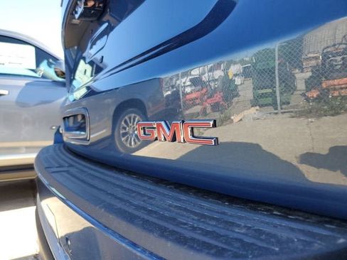 New 2026 GMC Yukon Denali w/ Denali Reserve Package AWD/4WD image 7