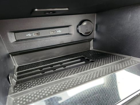 New 2025 Volkswagen Taos SEL image 14