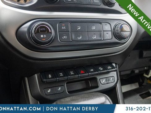 Used 2019 Chevrolet Colorado ZR2 w/ ZR2 Midnight Special Edition AWD/4WD image 8