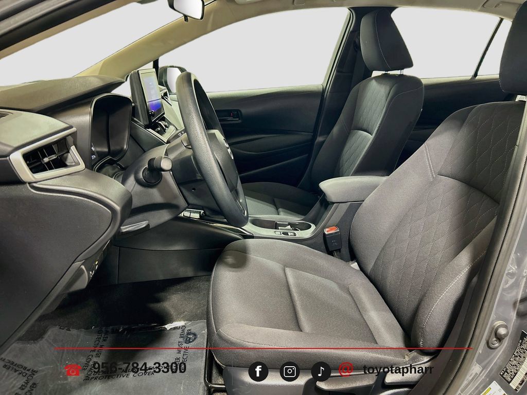 Used 2025 Toyota Corolla LE FWD image 18