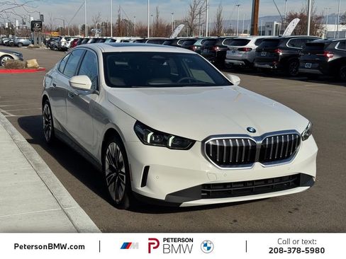 New 2026 BMW 530i xDrive w/ Premium Package image 9