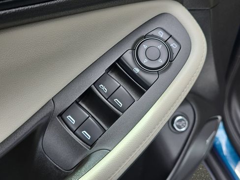 Used 2020 Buick Encore GX Essence w/ Experience Buick Package AWD/4WD image 29