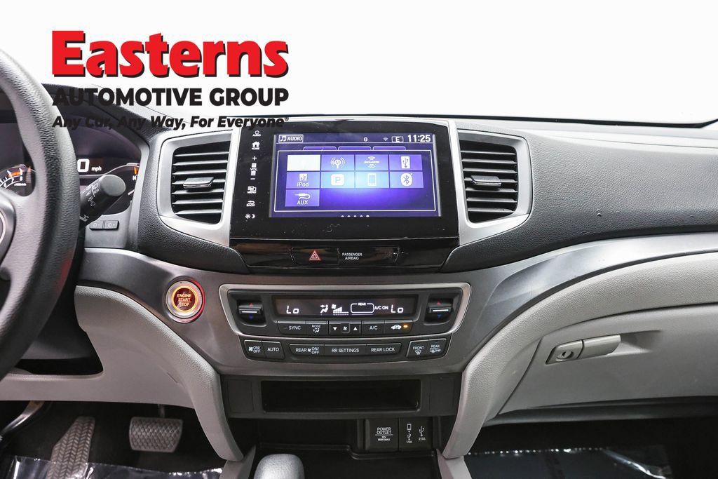 Used 2018 Honda Pilot EX image 11