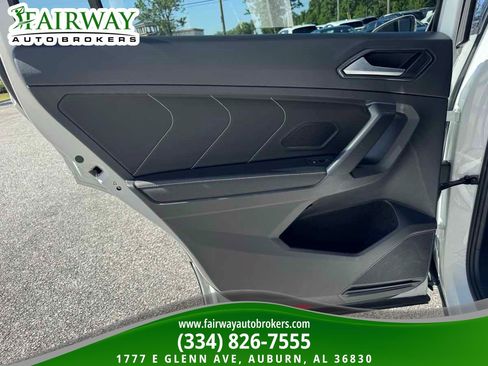 Used 2023 Volkswagen Tiguan SE AWD/4WD image 26